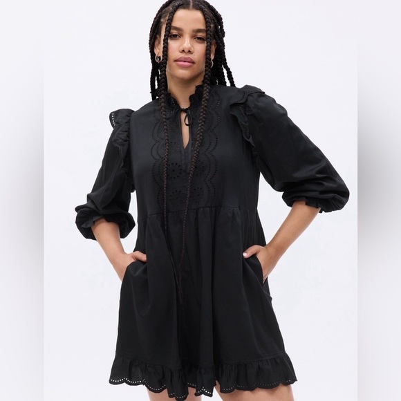NWT! GAP Black Eyelet Ruffle Mini Dress - Size Small - Picture 4 of 6